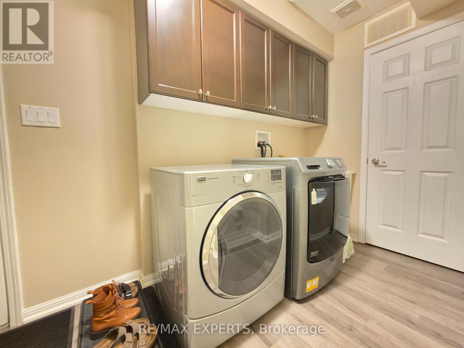210 Magurn Gate, Milton, Ontario  L9T 7B4 - Photo 11 - W13577642