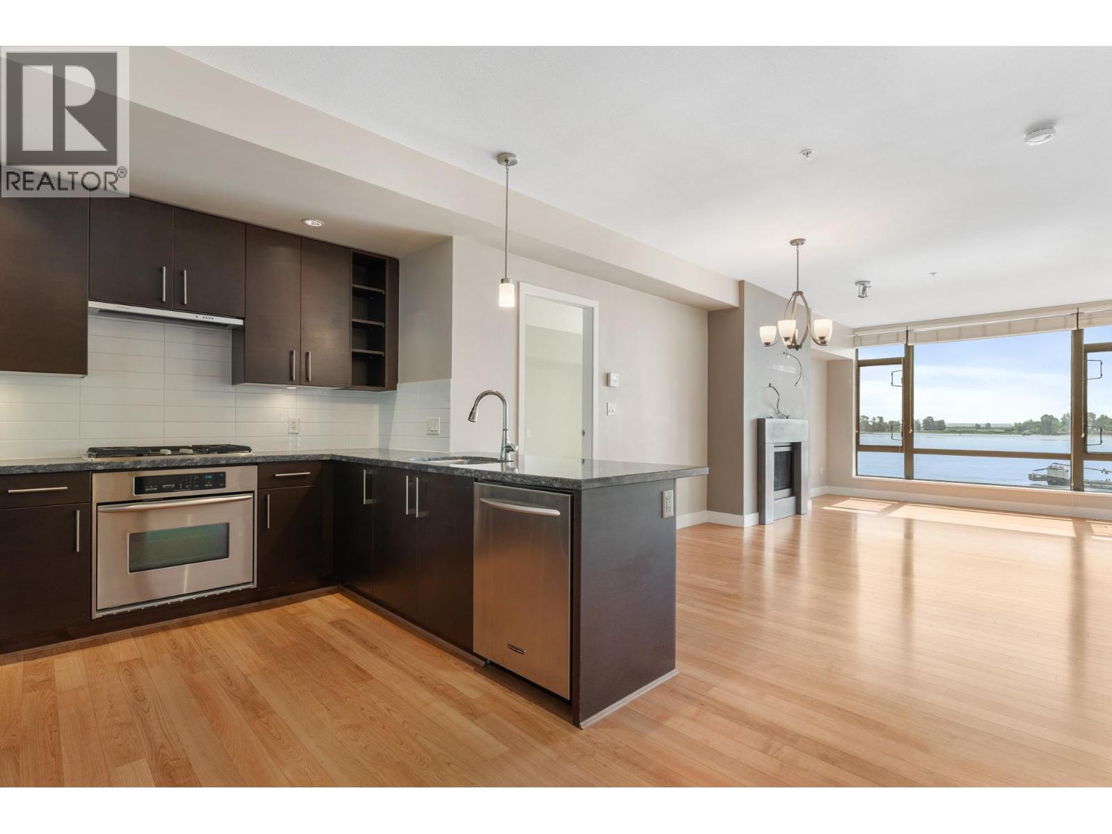 302 14200 Riverport Way, Richmond, British Columbia V6W 1M4 - Photo 3 - R3147000