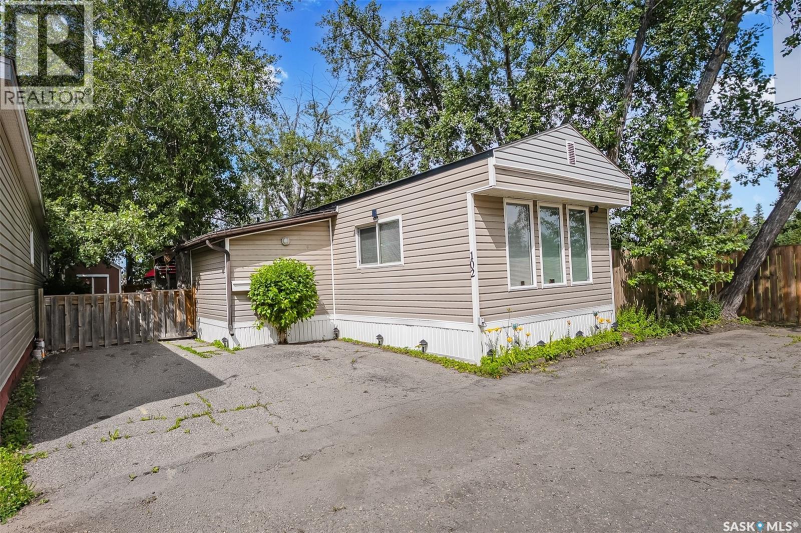 102 219 Grant Street, Saskatoon, Saskatchewan  S7N 2A5 - Photo 2 - SK042923