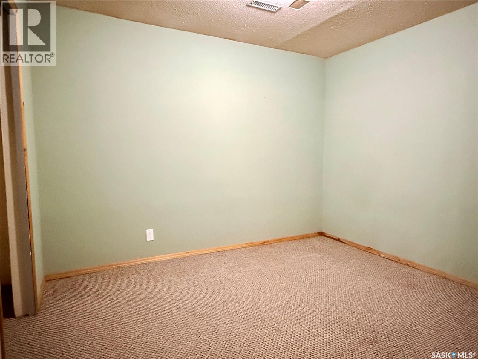 330 Aspen Drive, Swift Current, Saskatchewan S9H 4T1 - Photo 22 - SK042794