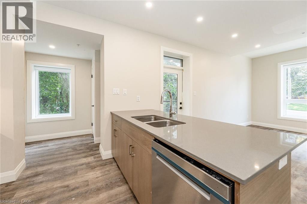 72 Erb Street E Unit# 100, Waterloo, Ontario  N2J 1L8 - Photo 5 - 40848586