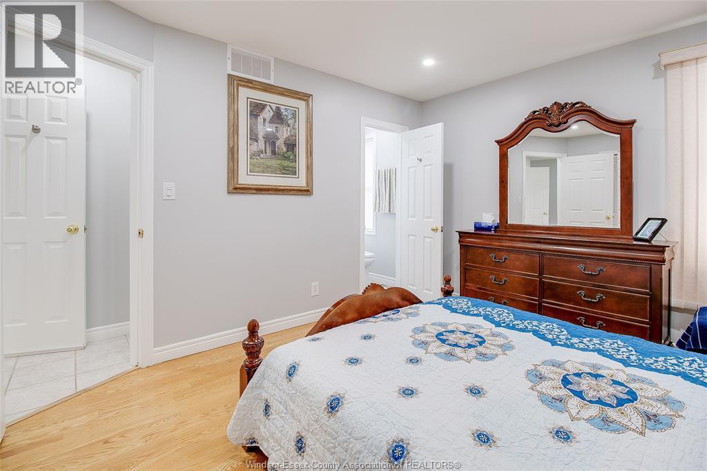 2759 Mckay Avenue, Windsor, Ontario  N9E 2P7 - Photo 11 - 26016708