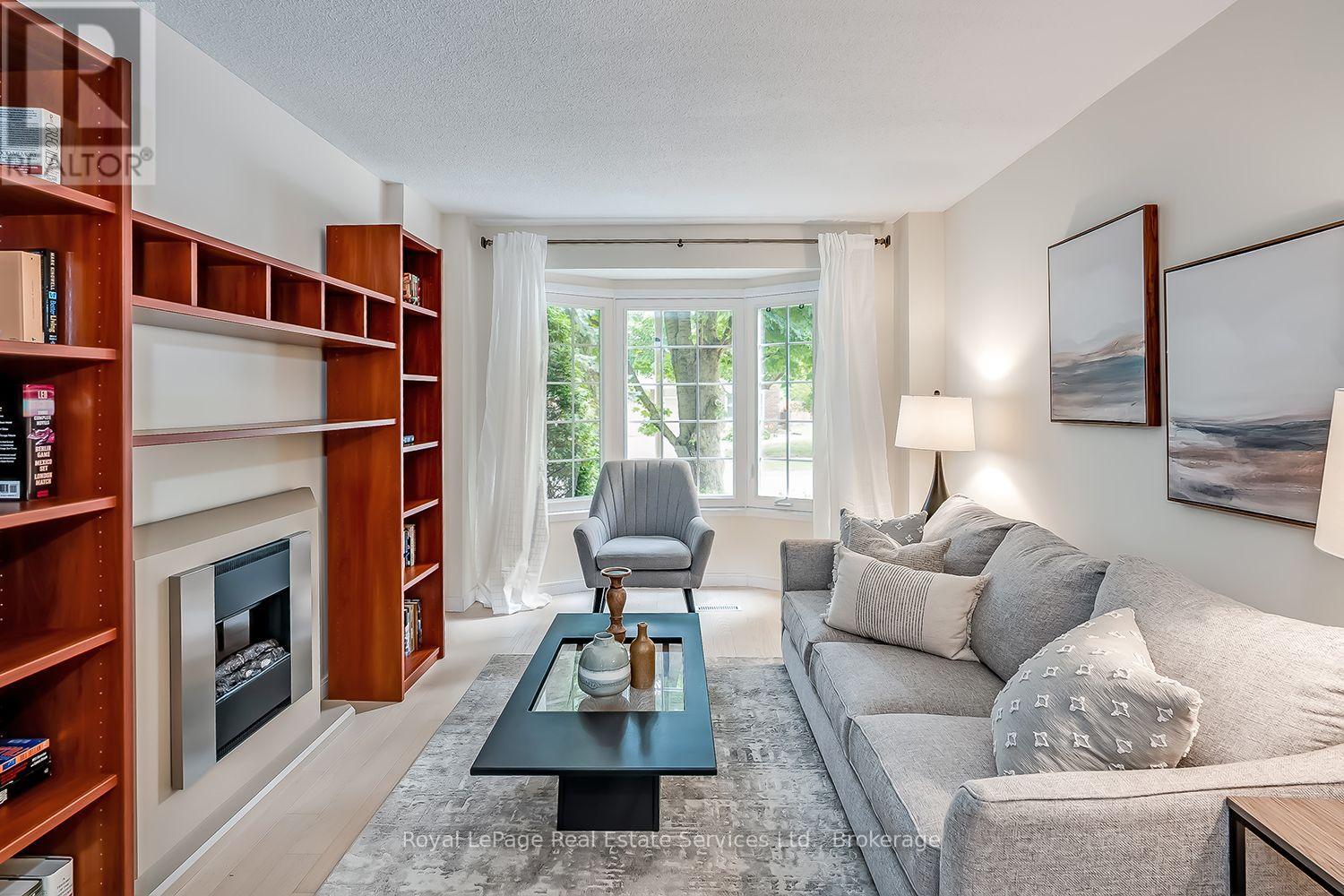 1194 Potters Wheel Crescent, Oakville, Ontario  L6M 1J2 - Photo 5 - W13577890