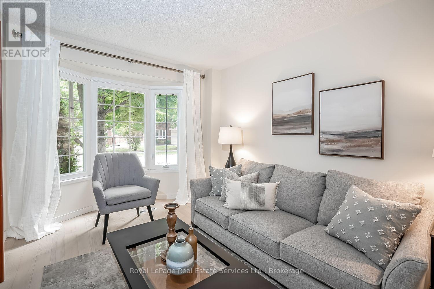 1194 Potters Wheel Crescent, Oakville, Ontario  L6M 1J2 - Photo 6 - W13577890