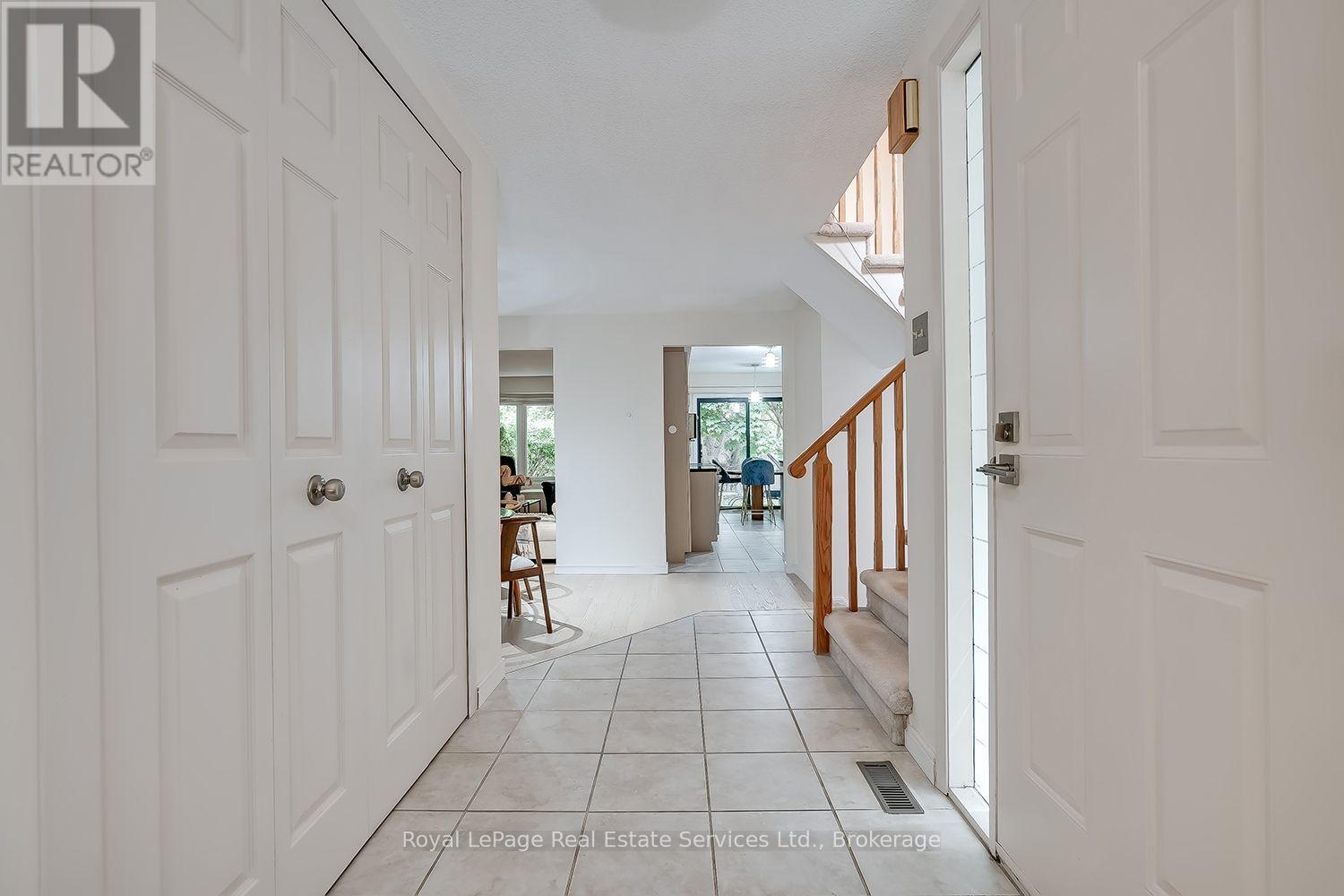 1194 Potters Wheel Crescent, Oakville, Ontario  L6M 1J2 - Photo 7 - W13577890
