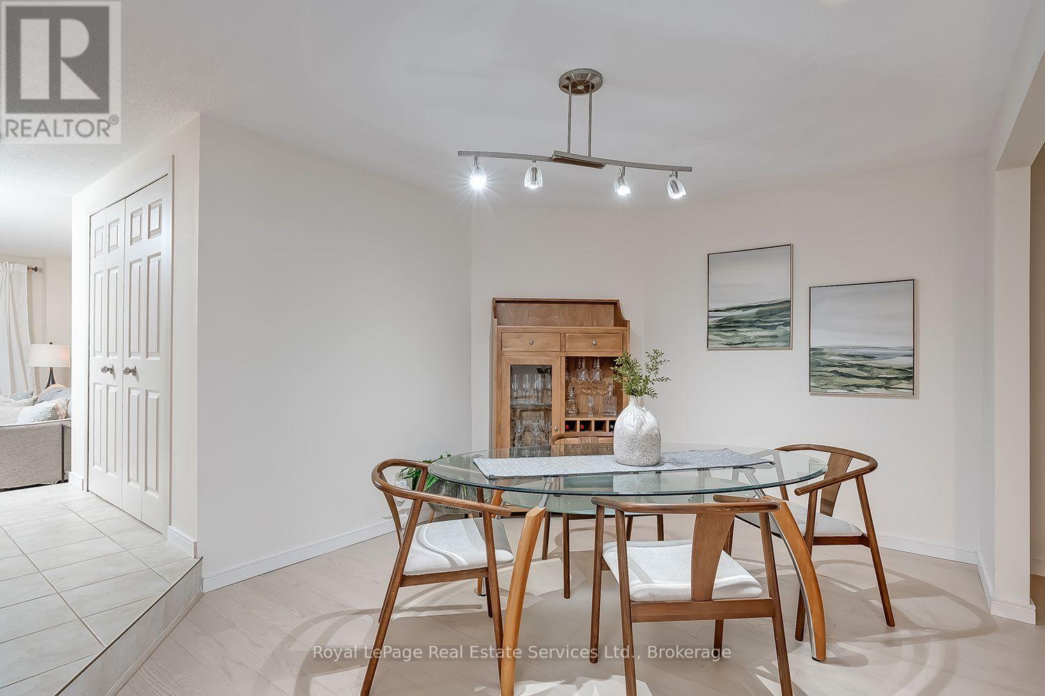 1194 Potters Wheel Crescent, Oakville, Ontario  L6M 1J2 - Photo 9 - W13577890
