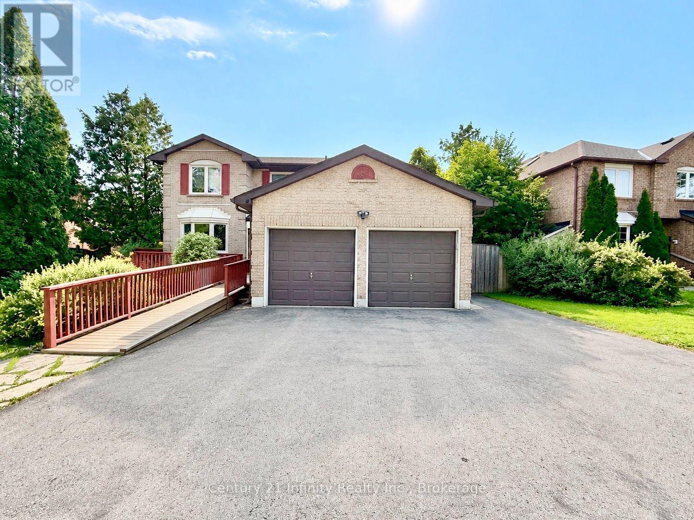 384 Leslie Street, Whitby, Ontario  L1N 7H2 - Photo 1 - E13545770