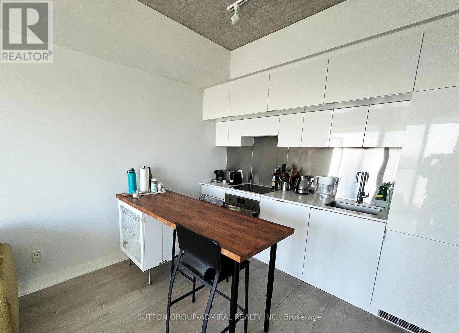 2207 - 185 Roehampton Avenue, Toronto, Ontario  M4P 1R4 - Photo 3 - C13577748