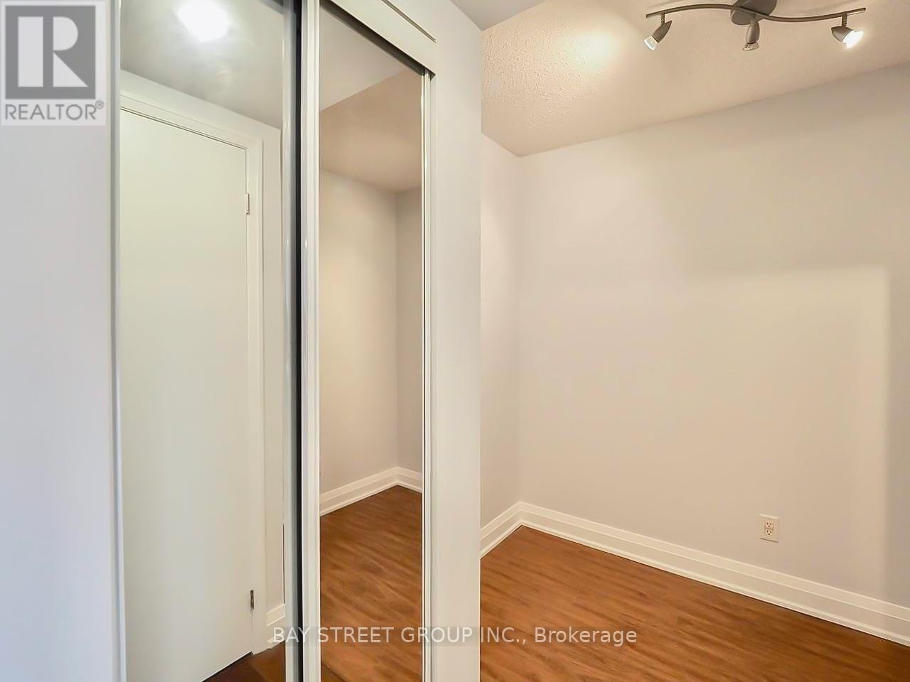 1409 - 21 Carlton Street, Toronto, Ontario  M5B 1L3 - Photo 16 - C13577806