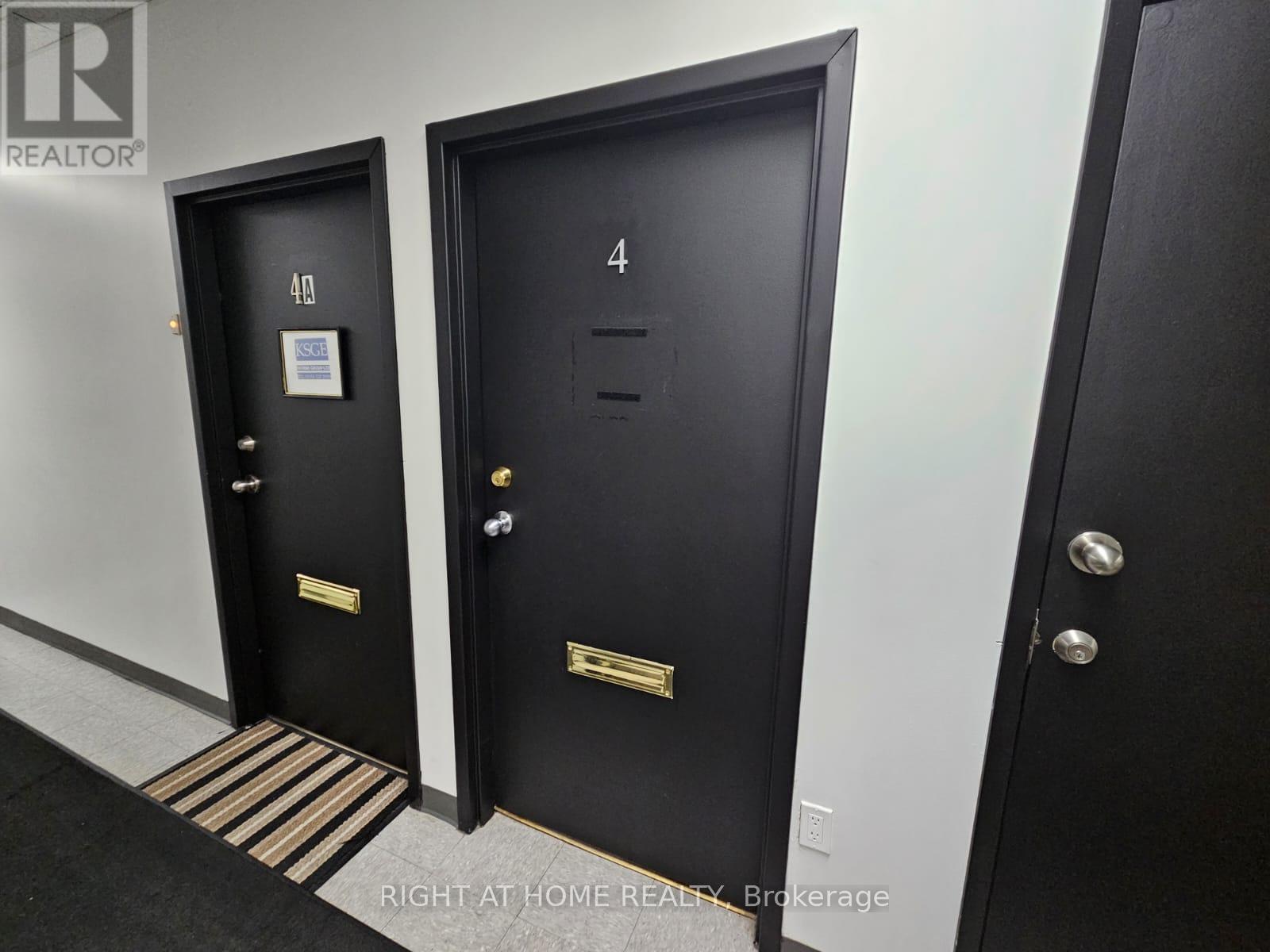 #2-4 - 1646 Victoria Park Avenue, Toronto, Ontario  M1R 1P7 - Photo 1 - C13577826