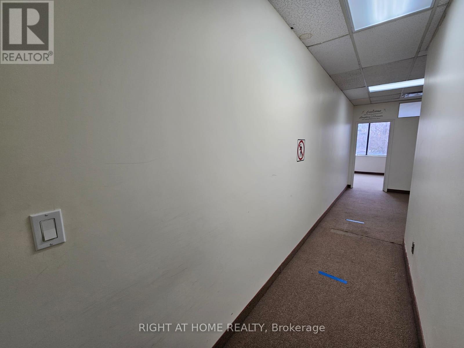 #2-4 - 1646 Victoria Park Avenue, Toronto, Ontario  M1R 1P7 - Photo 2 - C13577826