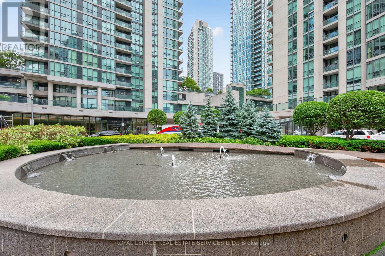 1204 - 18 Harbour Street, Toronto, Ontario  M5J 2Z6 - Photo 2 - C13577960