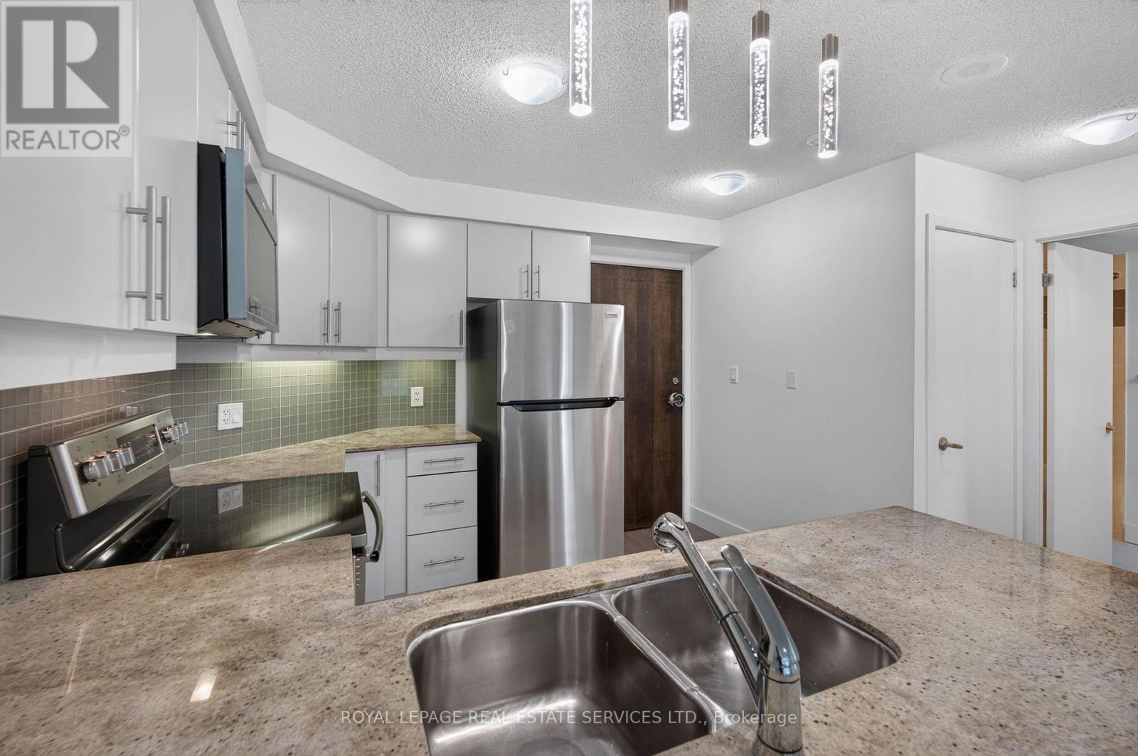 1204 - 18 Harbour Street, Toronto, Ontario  M5J 2Z6 - Photo 9 - C13577960