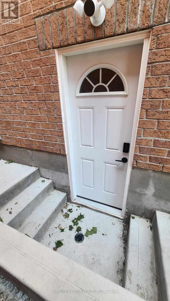51 Waldron Crescent, Richmond Hill, Ontario  L3Z 0B3 - Photo 5 - N13577850