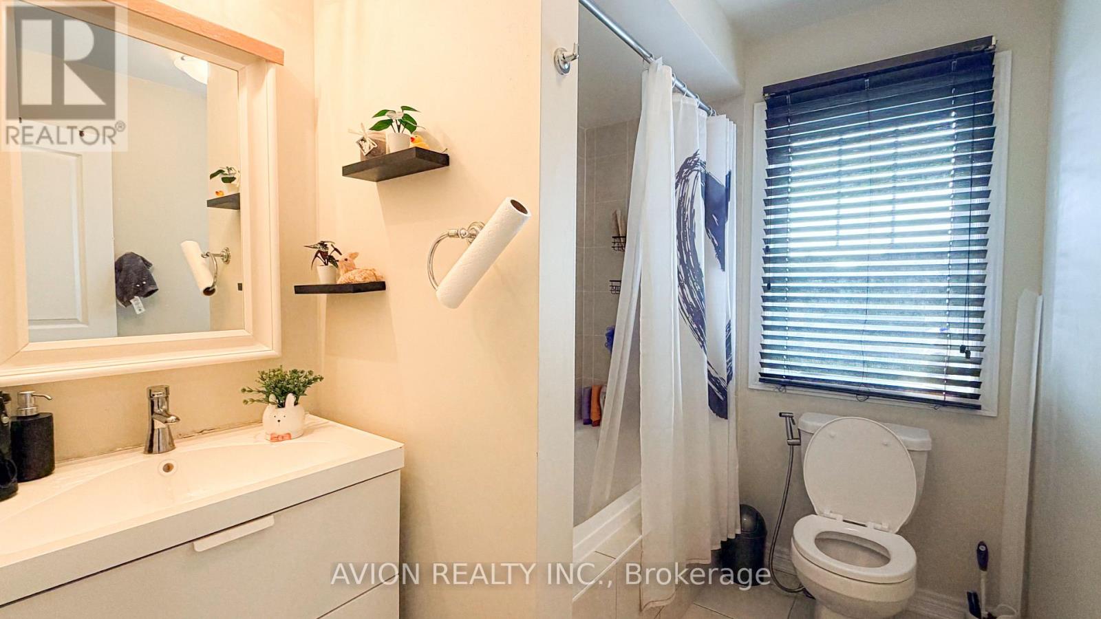 4 Sequin Drive, Richmond Hill, Ontario  L4E 0J3 - Photo 16 - N13577860