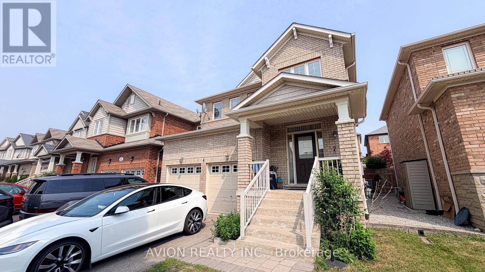 4 Sequin Drive, Richmond Hill, Ontario  L4E 0J3 - Photo 2 - N13577860