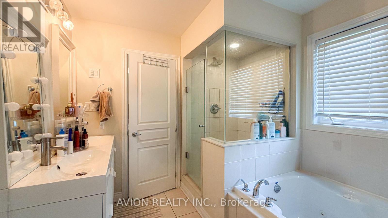 4 Sequin Drive, Richmond Hill, Ontario  L4E 0J3 - Photo 21 - N13577860