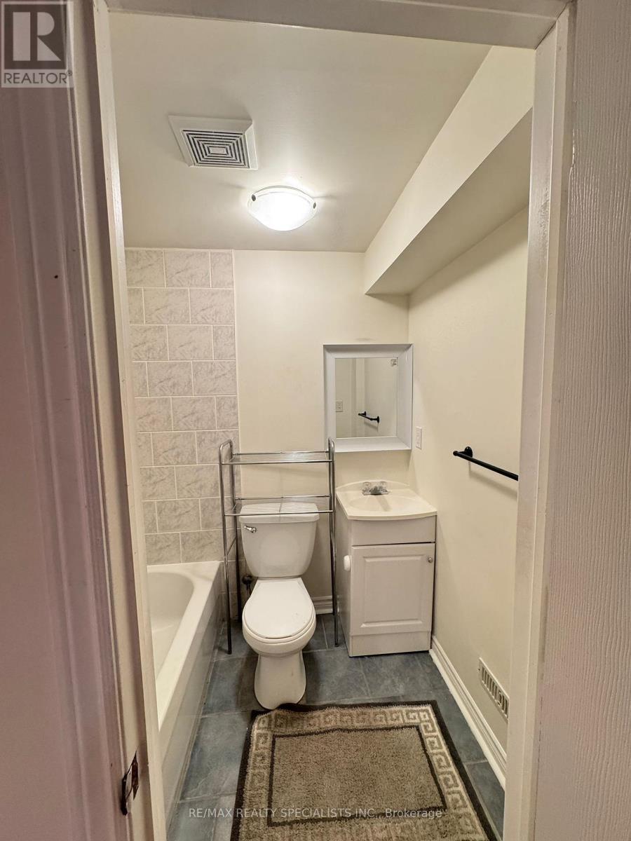 Bsmt - 5475 Freshwater Drive, Mississauga, Ontario  L5M 0J8 - Photo 10 - W13577808