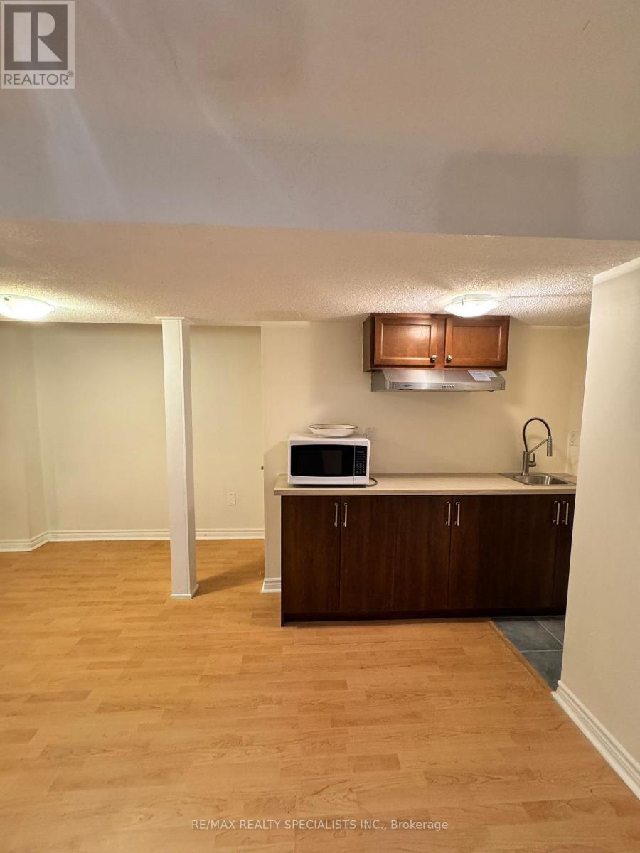 Bsmt - 5475 Freshwater Drive, Mississauga, Ontario  L5M 0J8 - Photo 6 - W13577808