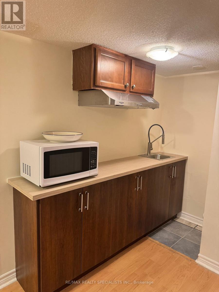 Bsmt - 5475 Freshwater Drive, Mississauga, Ontario  L5M 0J8 - Photo 7 - W13577808