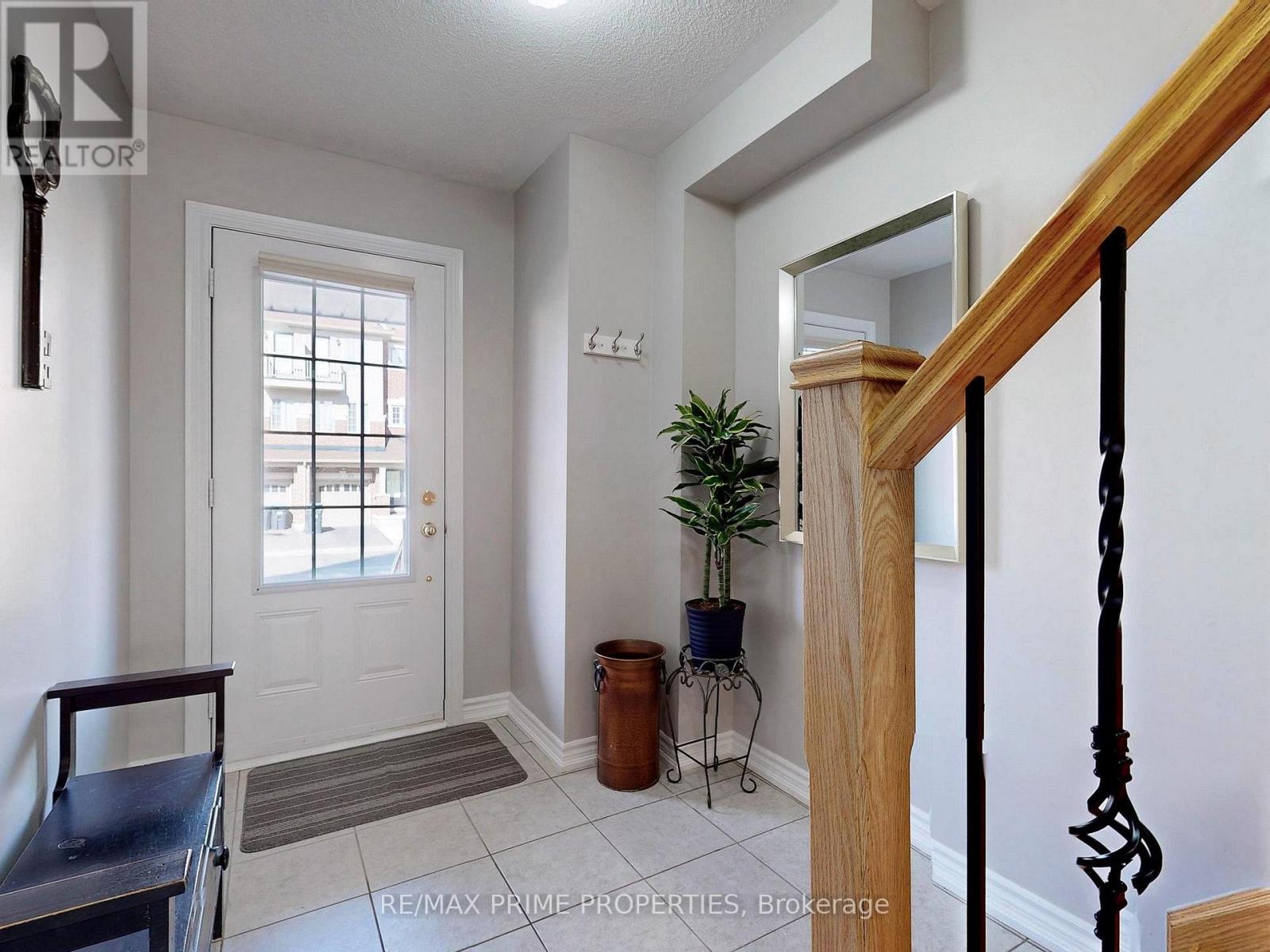 21 Sprucewood Road, Brampton, Ontario  L6Z 0J0 - Photo 2 - W13577956