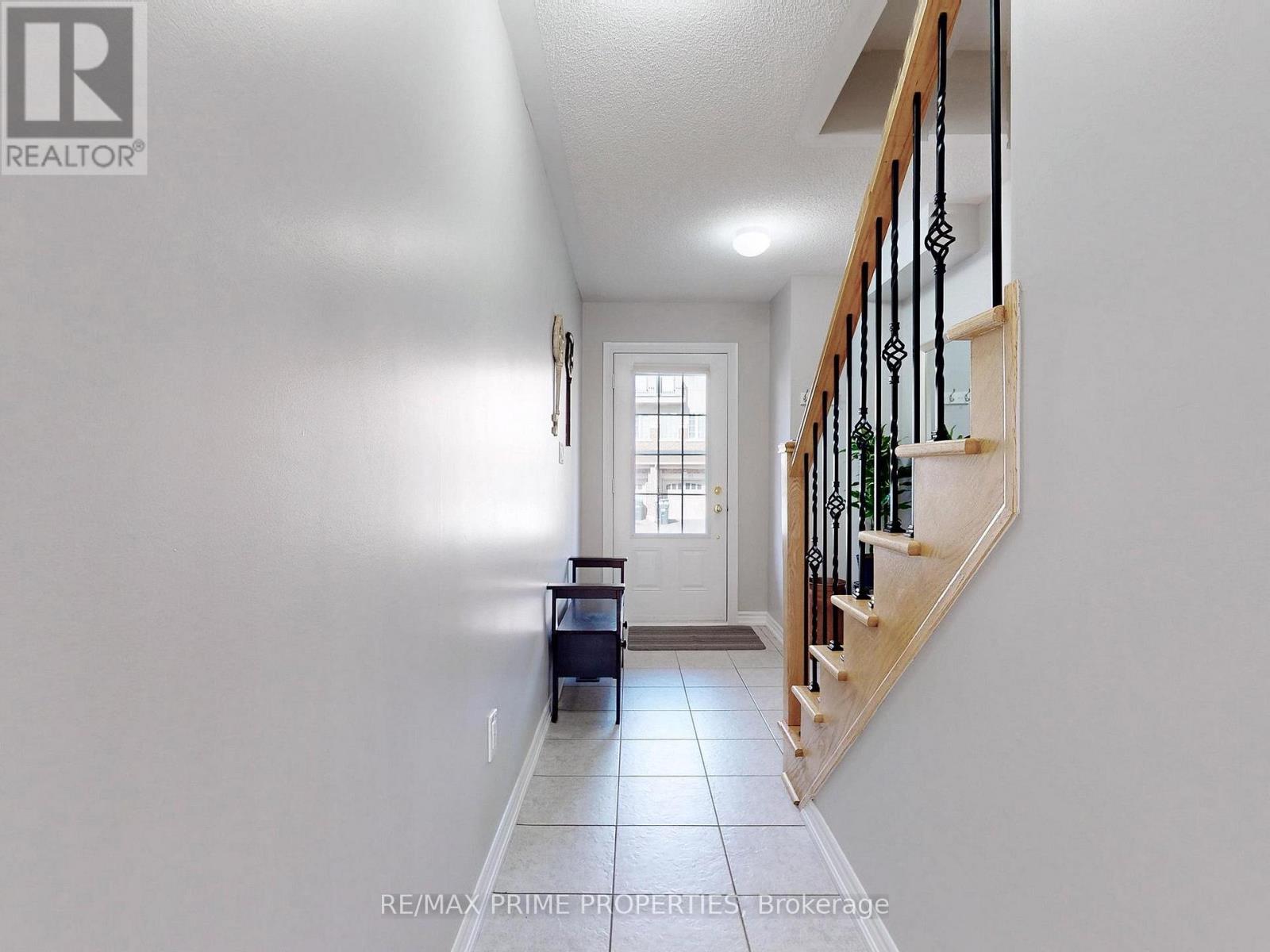 21 Sprucewood Road, Brampton, Ontario  L6Z 0J0 - Photo 3 - W13577956