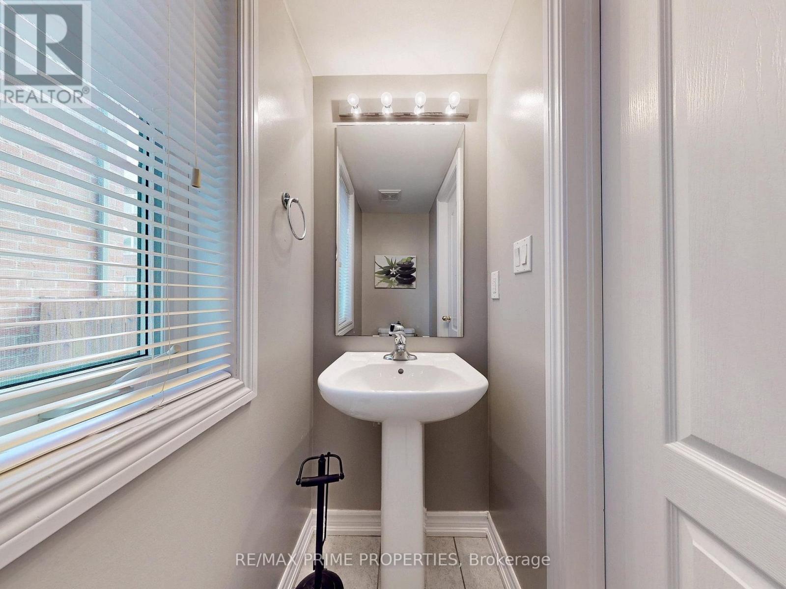 21 Sprucewood Road, Brampton, Ontario  L6Z 0J0 - Photo 7 - W13577956