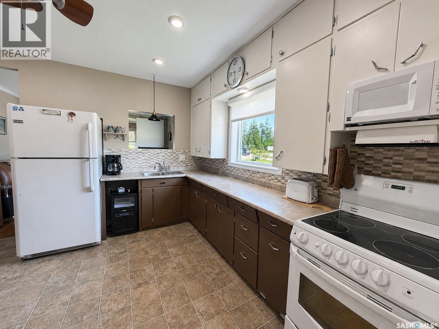 504 Southshore Drive, Emma Lake, Saskatchewan  S0J 0N0 - Photo 36 - SK042537