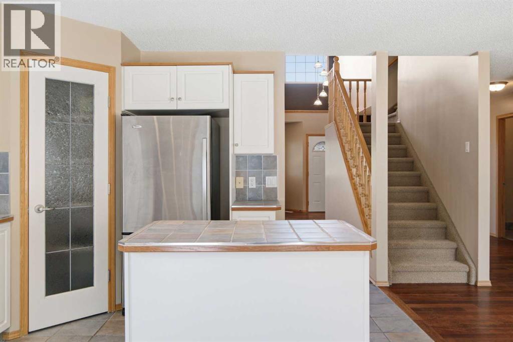 144 Douglas Ridge Close SE, Calgary, Alberta  T2Z 2P6 - Photo 10 - A2326399