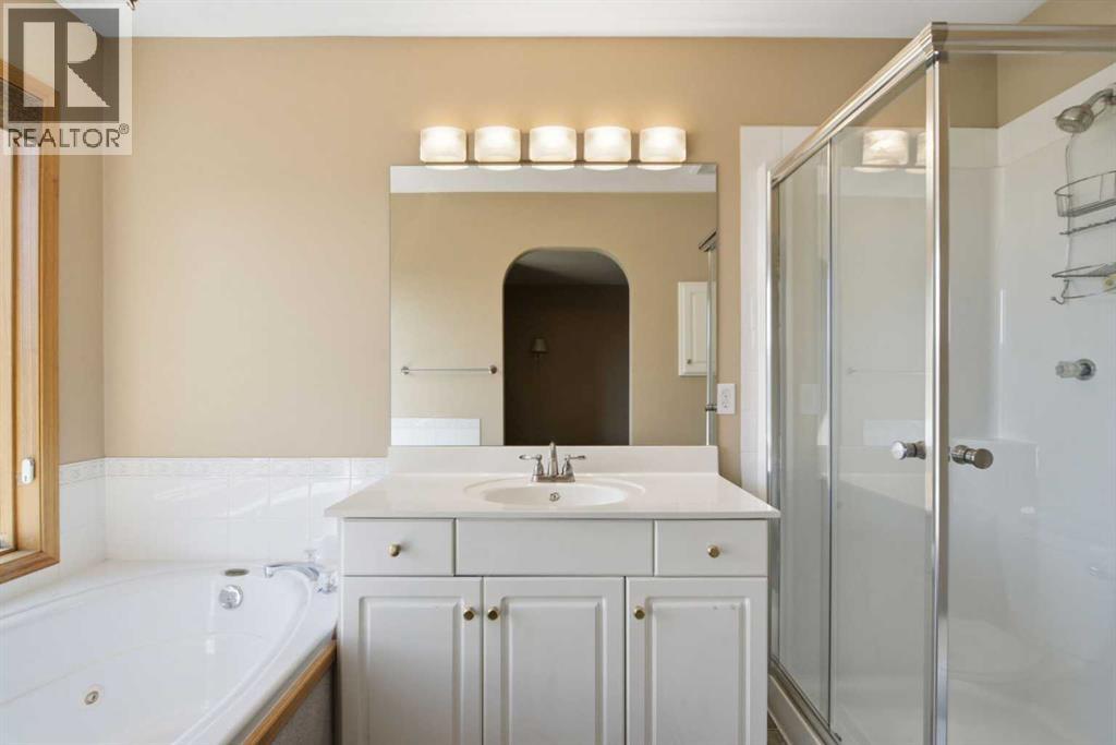 144 Douglas Ridge Close SE, Calgary, Alberta  T2Z 2P6 - Photo 33 - A2326399