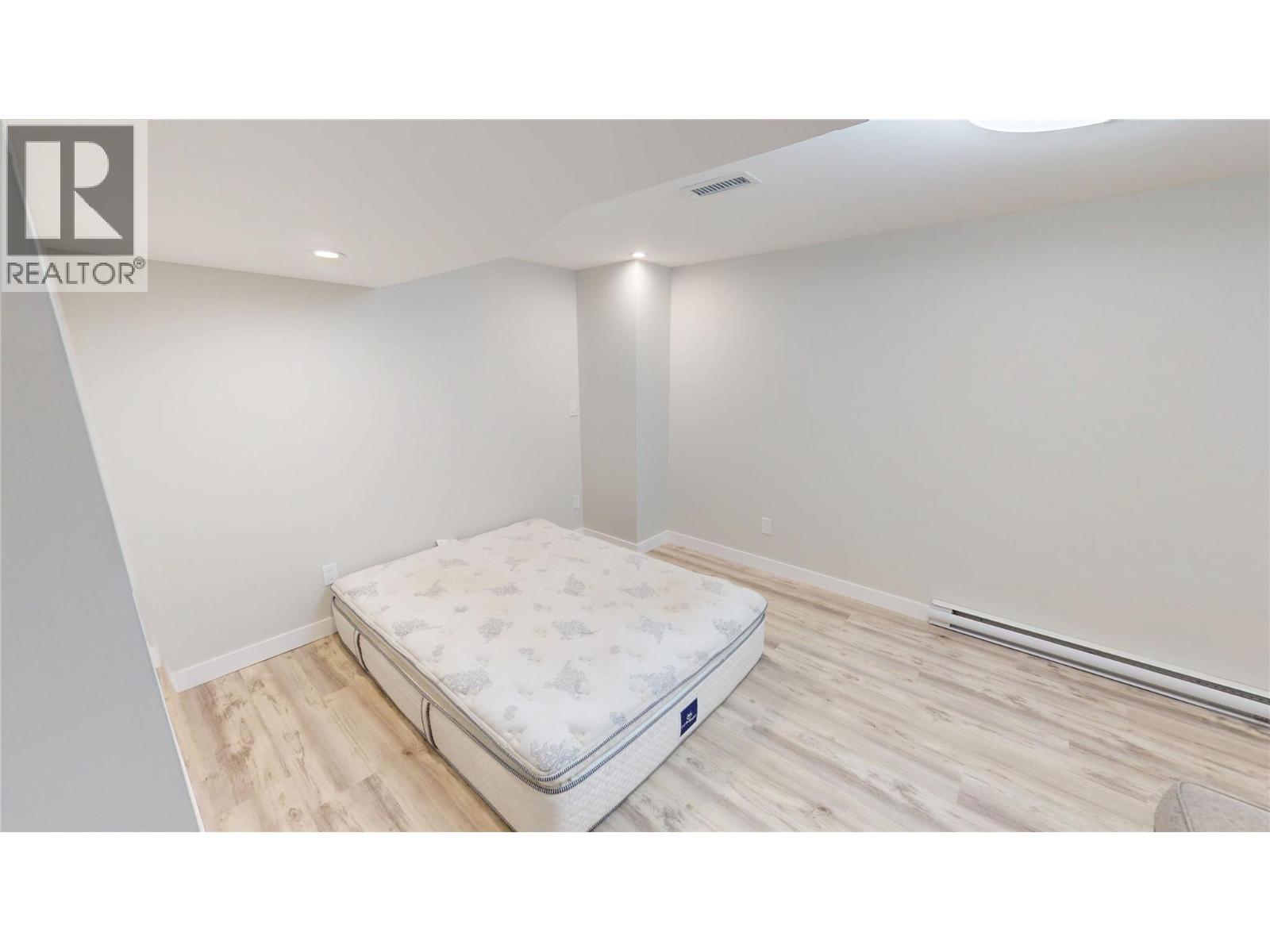 904 9th Street S, Cranbrook, British Columbia  V1C 1R7 - Photo 27 - 10395105