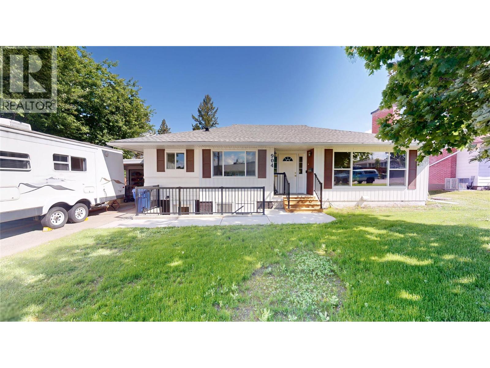 904 9th Street S, Cranbrook, British Columbia  V1C 1R7 - Photo 44 - 10395105