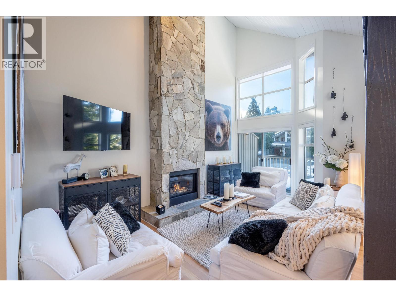 2219 Aspen Drive, Whistler, British Columbia  V8E 0A6 - Photo 1 - R3147462