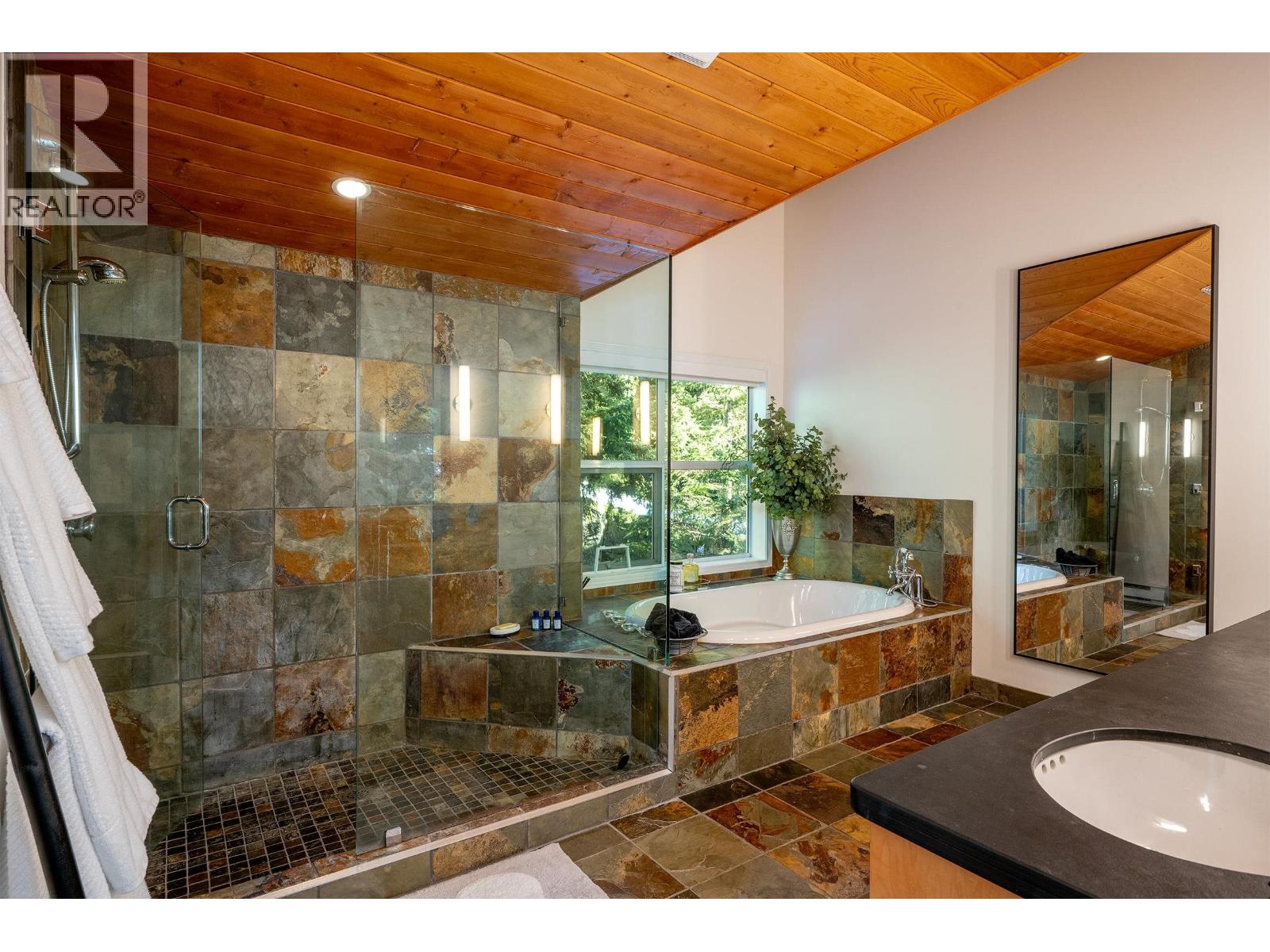 2219 Aspen Drive, Whistler, British Columbia  V8E 0A6 - Photo 17 - R3147462