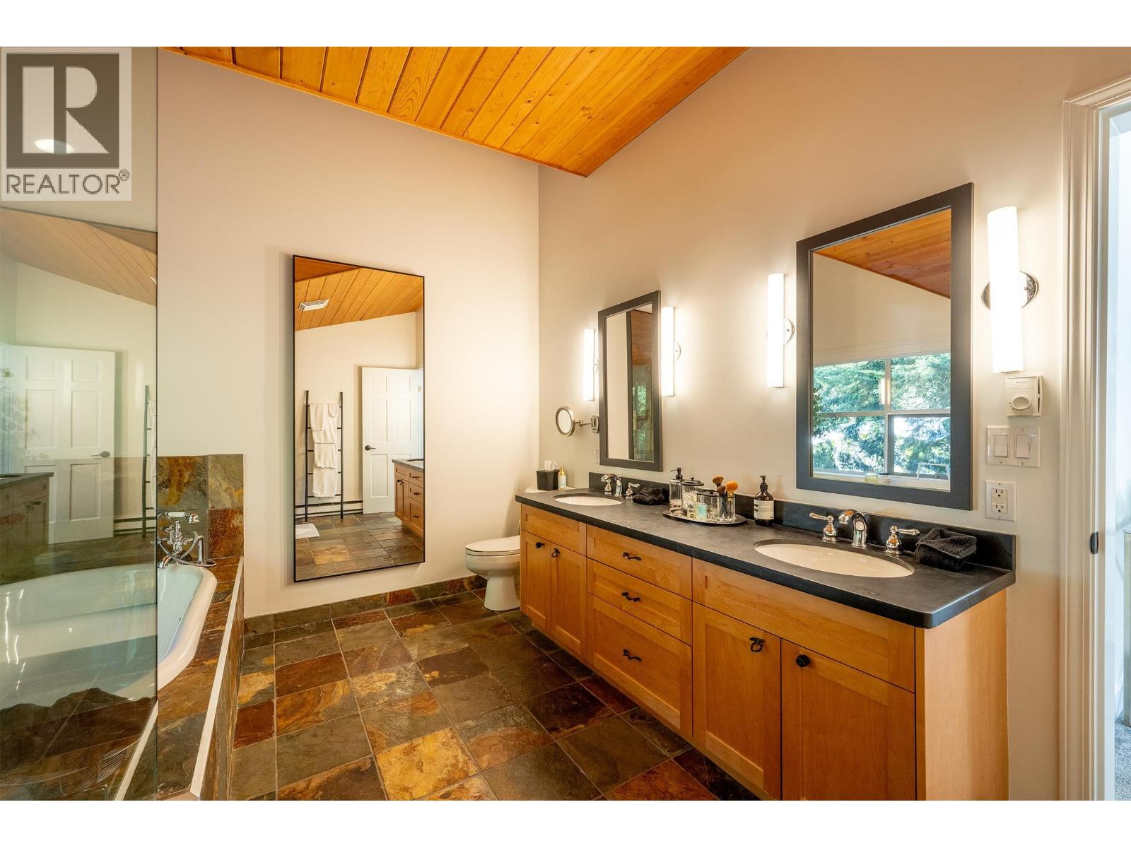 2219 Aspen Drive, Whistler, British Columbia  V8E 0A6 - Photo 18 - R3147462