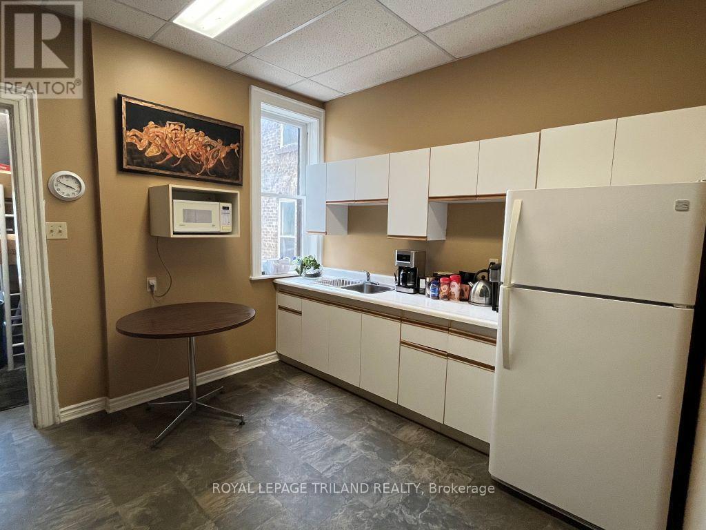 472 Ridout Street N, London East, Ontario  N6A 2P7 - Photo 9 - X13576150