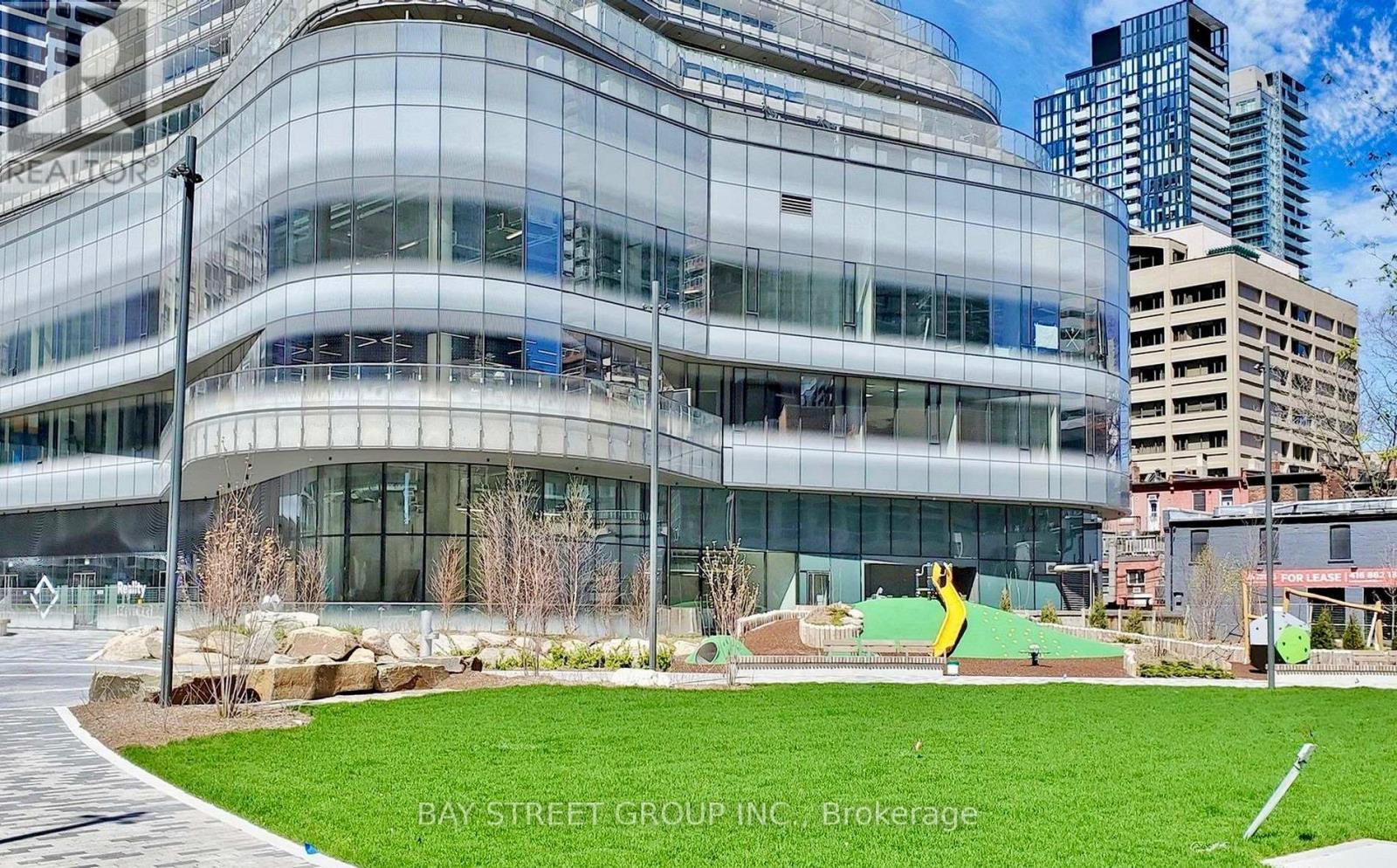 608 - 11 Wellesley Street W, Toronto, Ontario M4Y 0G4 - Photo 3 - C13578076