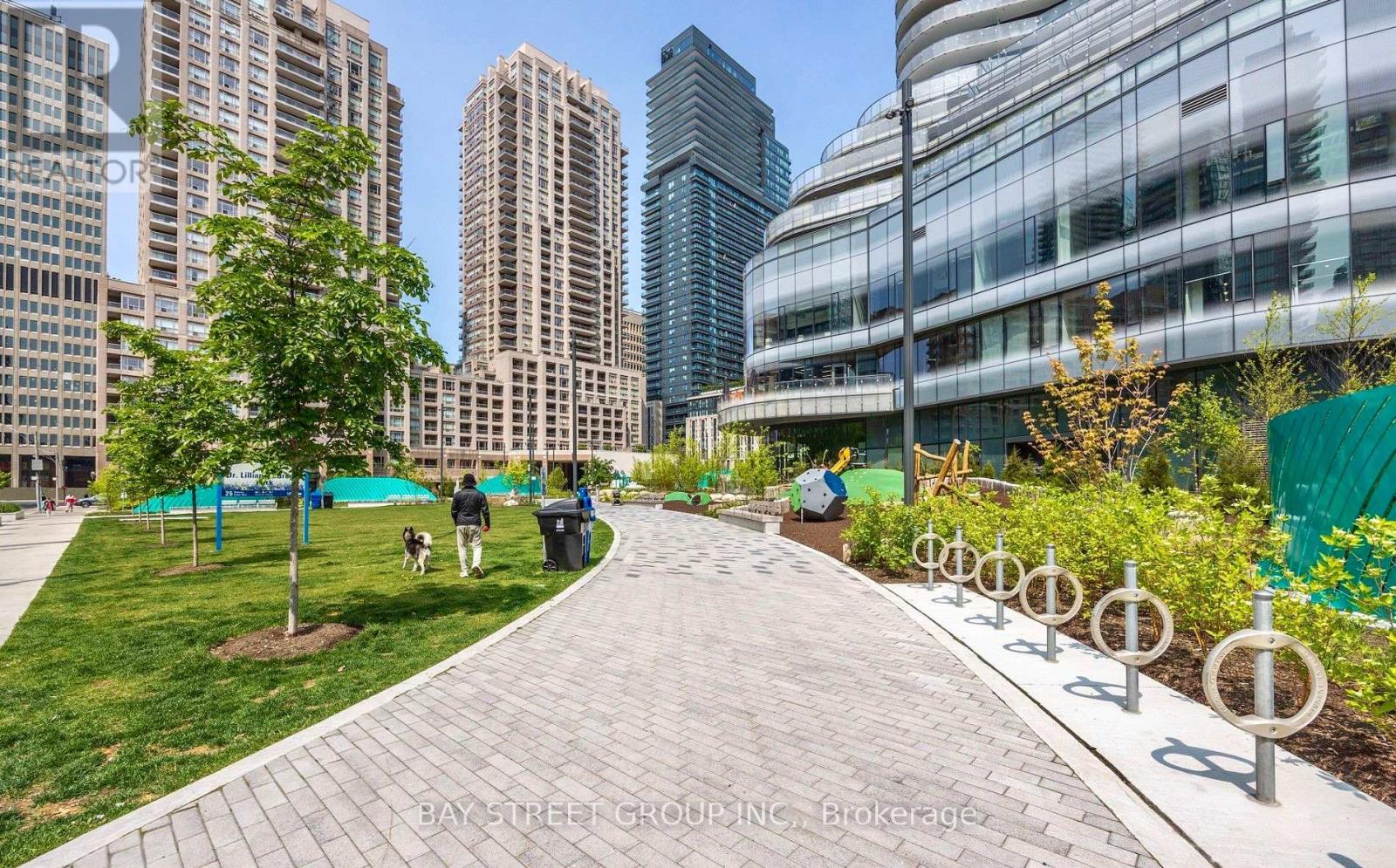 608 - 11 Wellesley Street W, Toronto, Ontario M4Y 0G4 - Photo 5 - C13578076