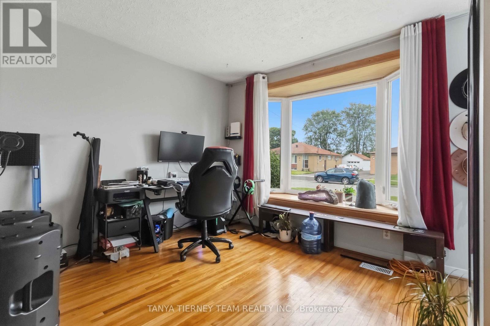 322 Rosedale Drive, Whitby, Ontario  L1N 1Z3 - Photo 6 - E13578022