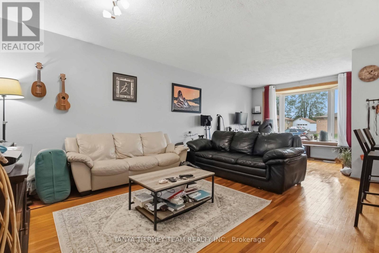 322 Rosedale Drive, Whitby, Ontario  L1N 1Z3 - Photo 8 - E13578022