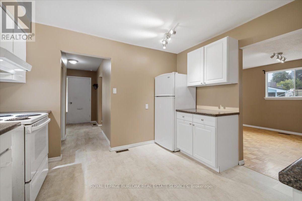 1262 Aldridge Crescent, Burlington, Ontario L7M 1H9 - Photo 14 - W13578008