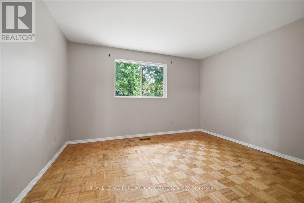 1262 Aldridge Crescent, Burlington, Ontario L7M 1H9 - Photo 16 - W13578008