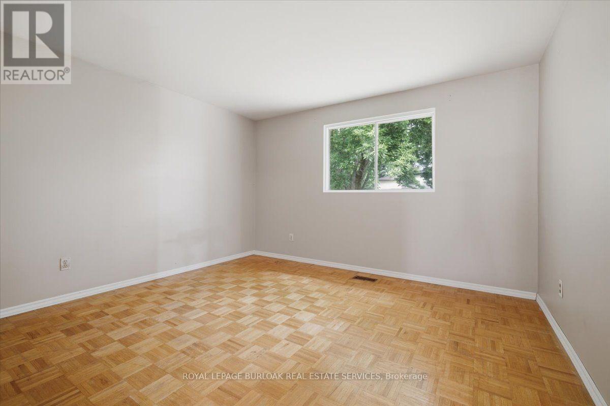 1262 Aldridge Crescent, Burlington, Ontario L7M 1H9 - Photo 19 - W13578008