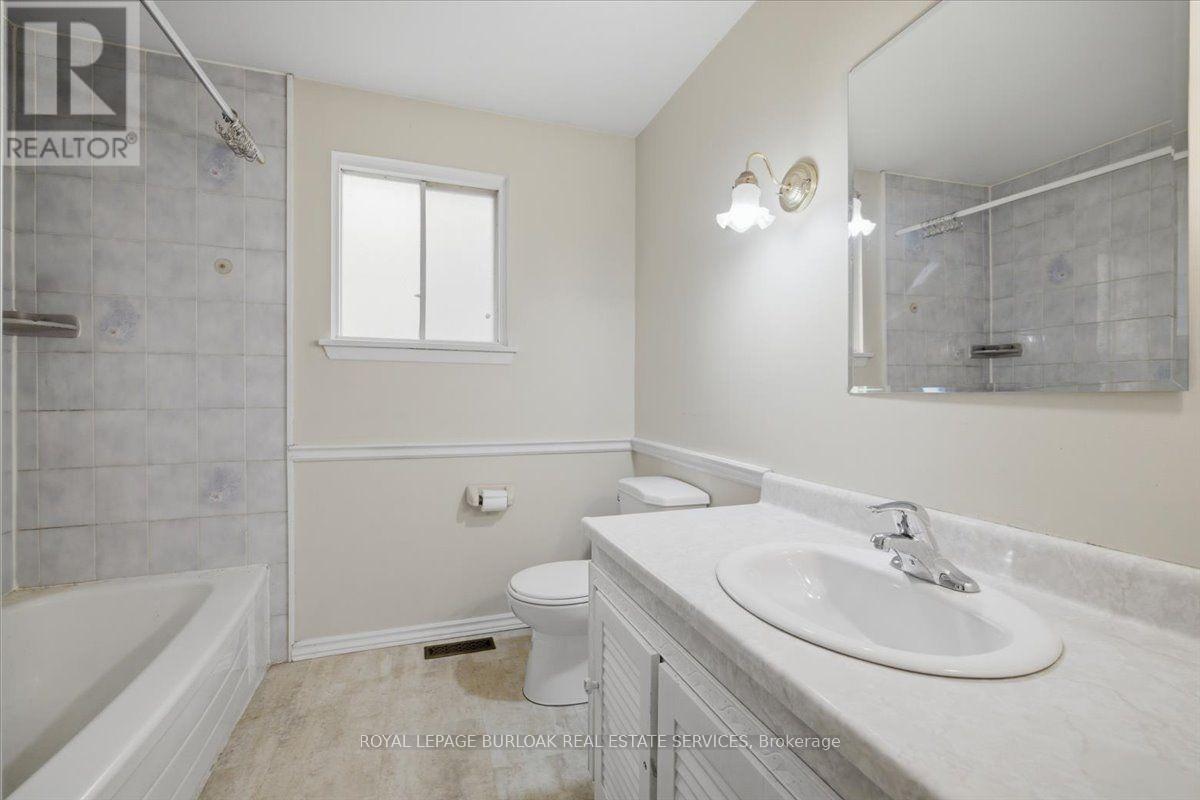 1262 Aldridge Crescent, Burlington, Ontario L7M 1H9 - Photo 23 - W13578008