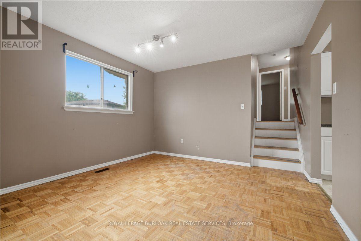 1262 Aldridge Crescent, Burlington, Ontario L7M 1H9 - Photo 9 - W13578008