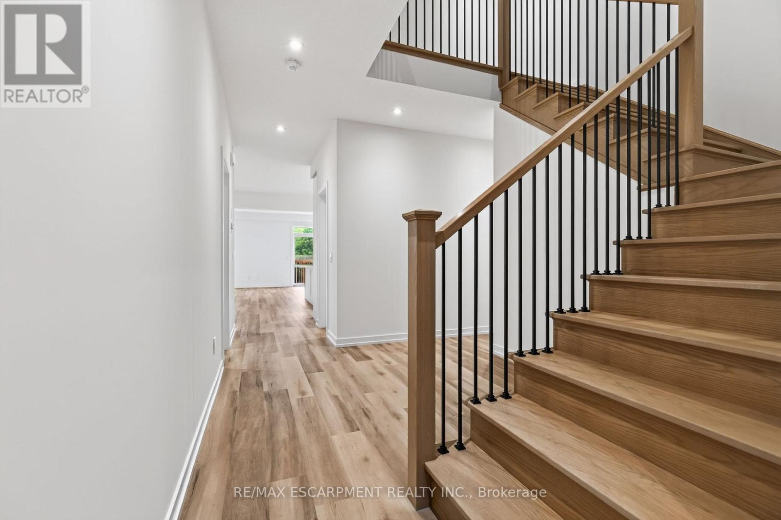 88 Valley Trail Place, Hamilton (Waterdown), Ontario  L8B 2A2 - Photo 7 - X13578020