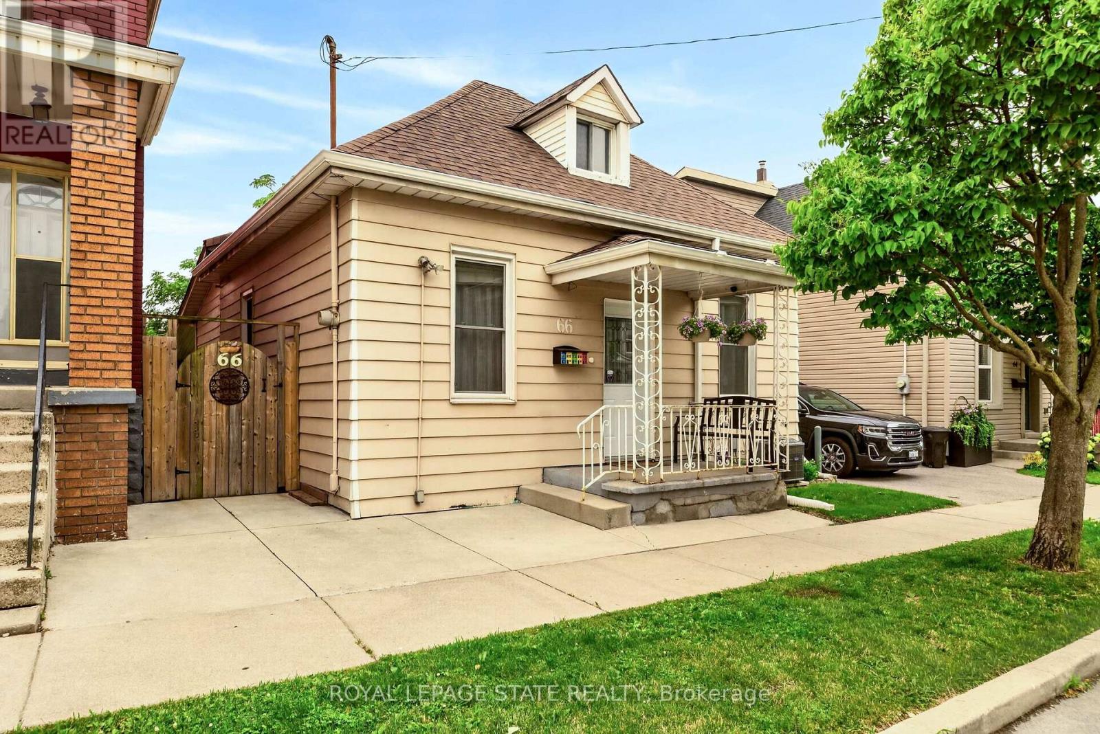 66 BEECHWOOD AVENUE, Hamilton, Ontario