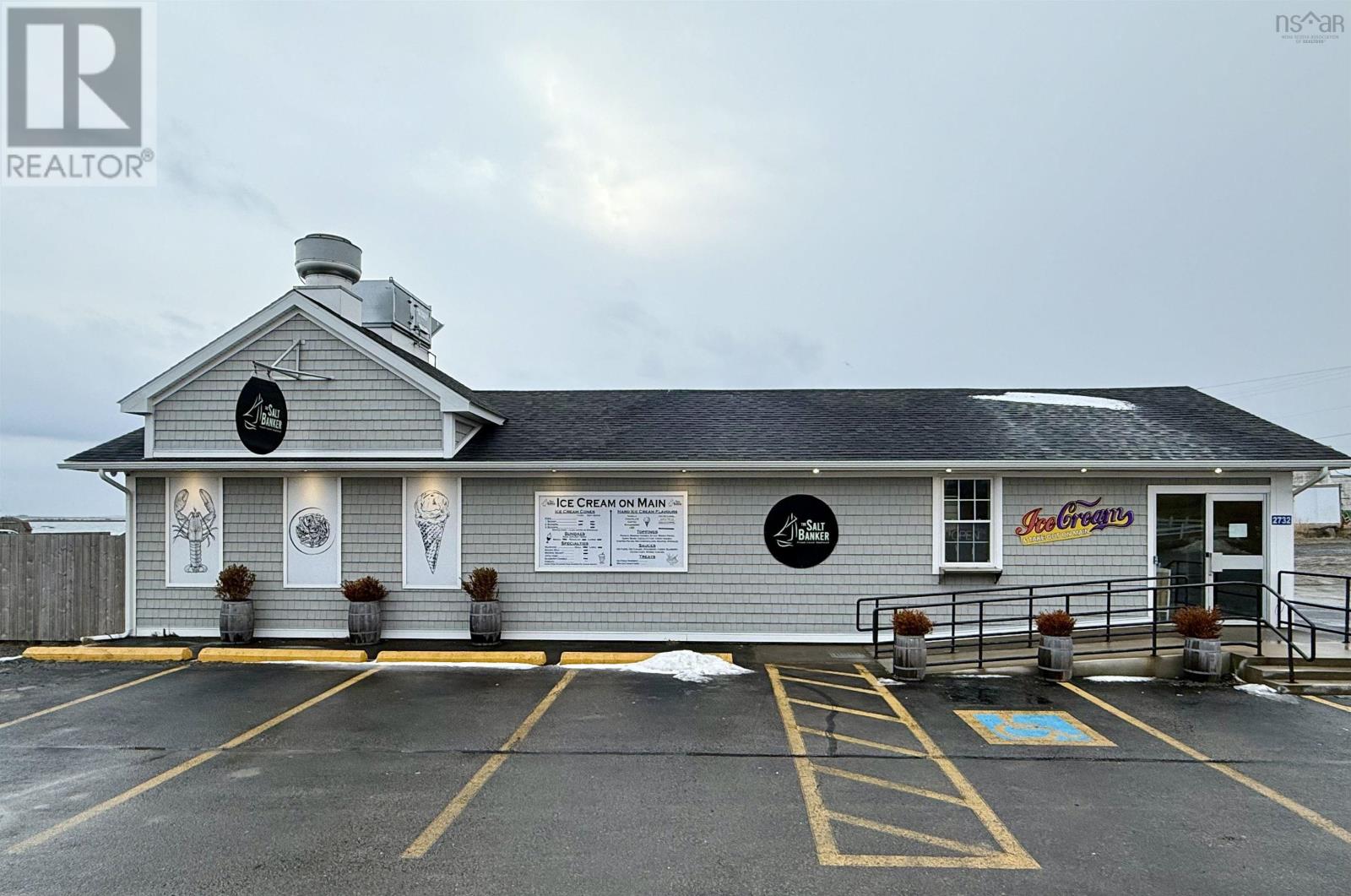 2732 Main Street, Clark's Harbour, Nova Scotia  B0W 1P0 - Photo 1 - 202502052
