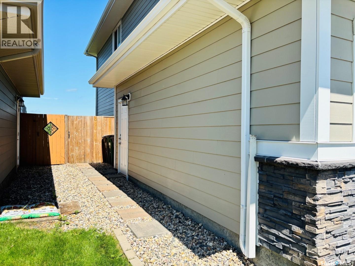 255 Eaton Crescent, Saskatoon, Saskatchewan  S7V 0H4 - Photo 7 - SK042937