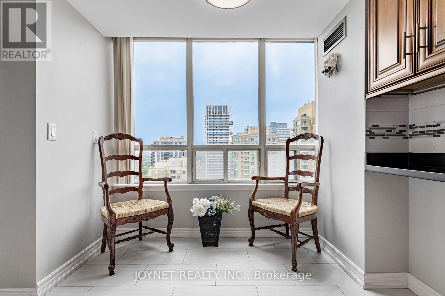 2205 - 7 Bishop Avenue, Toronto, Ontario  M2M 4J4 - Photo 6 - C13575148